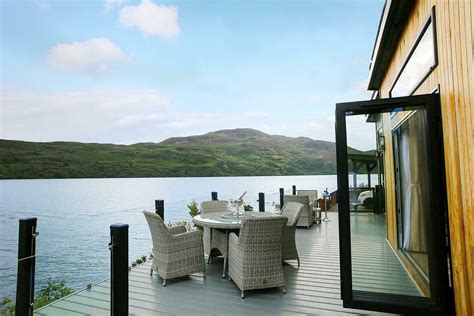 Waterfront Lodges - Hamptons - Luxury Loch Ness Lodges With Hot Tubs