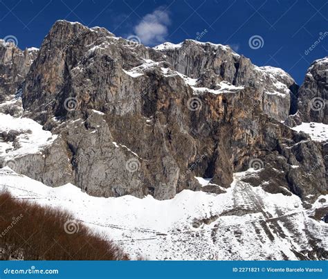 Cantabrian mountains stock image. Image of white, beautiful - 2271821