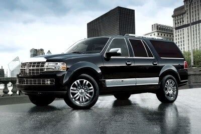 Used 2014 Lincoln Navigator Features & Specs | Edmunds