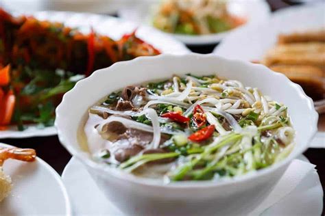 5 Amazing Street Food in Vietnam You Must Try! - 2024