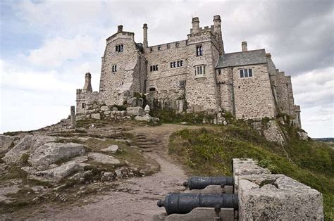 Best Castles in Cornwall - Historic European Castles