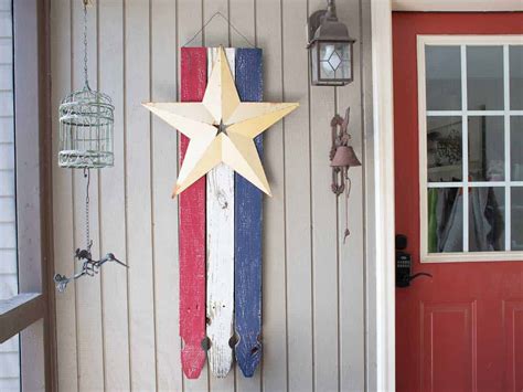 How to Make a DIY Wooden American Flag Using Pickets - Reinvented Delaware