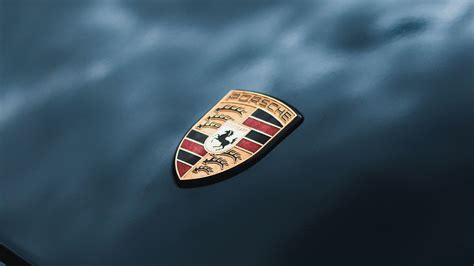 Top 69+ porsche logo wallpaper latest - in.cdgdbentre