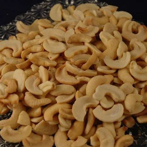 Cashew Nut at Rs 800/kilogram | Cashew Nuts in Kheda | ID: 14197593388