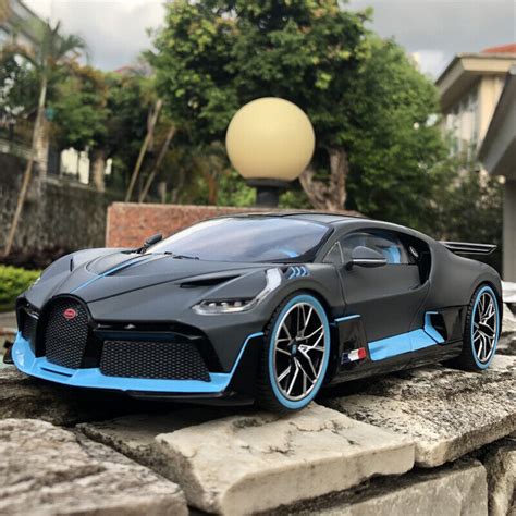 Bugatti Divo Bburago 1:18 Scale Diecast Model Car Roadster Toys ...