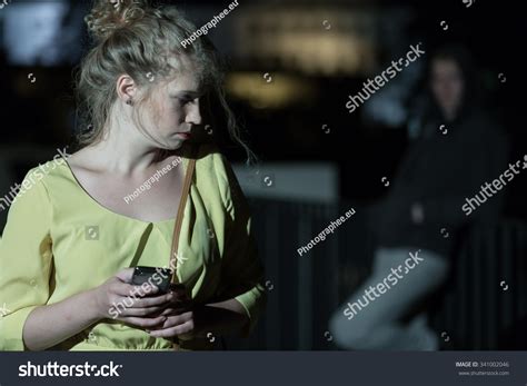 Young Woman Wants Call Police Stock Photo 341002046 | Shutterstock