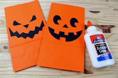 Spooky DIY Halloween Treat Bags Craft - Extreme Couponing Mom