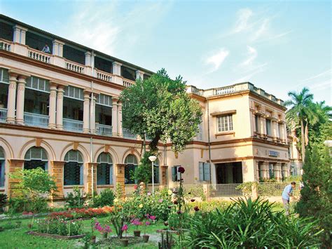 Jadavpur University Infrastructure: Campus, Hostel & Other Facilities