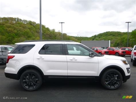 2017 Oxford White Ford Explorer XLT 4WD #120240733 | GTCarLot.com - Car ...