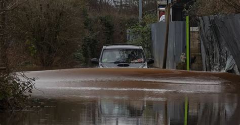 Five flood warnings issued in Nottinghamshire amid heavy rain ...