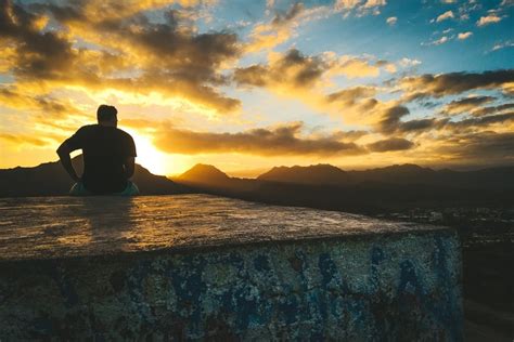 Lanikai Pillbox Hike Sunrise In Oahu, Hawaii (Kaiwa Ridge Trail)