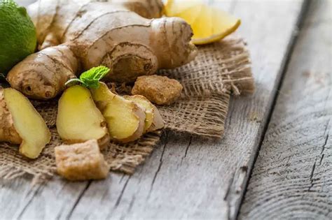 How to Use Ginger to Alleviate Stomach Pain and Nausea - Vida Lúcida in ...