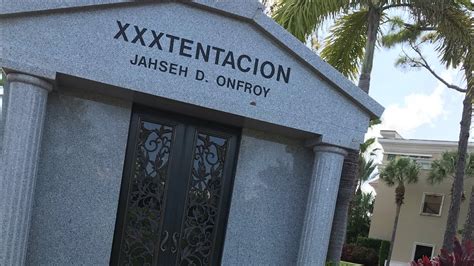 Xxxtentacion Grave Photo