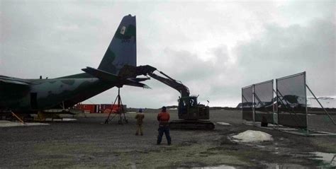 Crash of a Lockheed C-130M Hercules at Teniente Rodolfo Marsh | Bureau ...