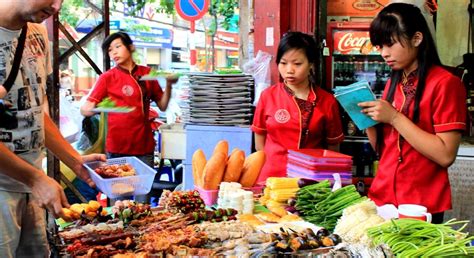 Hanoi Street Food Tour by Night - Hanoi | FREETOUR.com