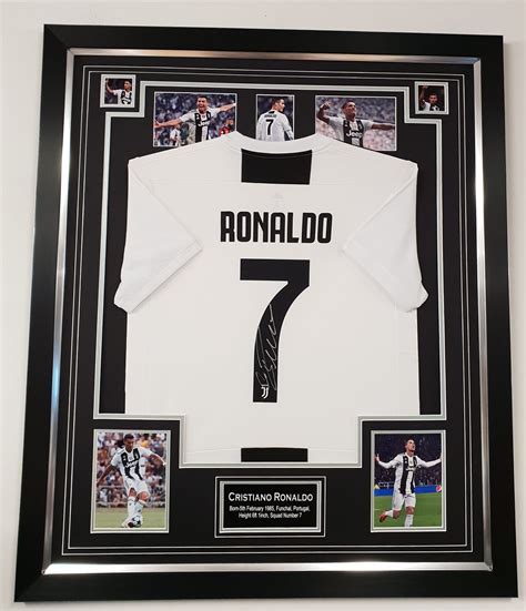 Cristiano Ronaldo Signed Juventus No.7 Football Shirt Framed ...