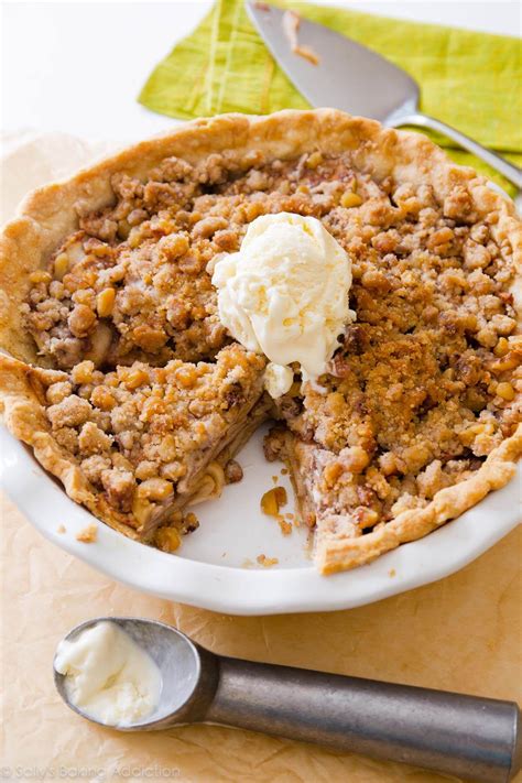 Apple Crumble Pie - Sallys Baking Addiction