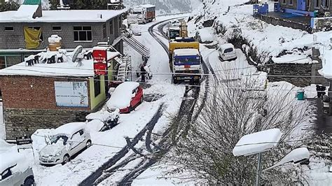 Snowfall sets foot in Himachal, Uttarakhand; North India braces for ...