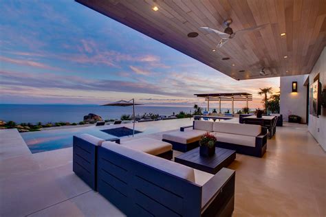 Villa Splendido on Malibu's Billionaire's Beach - 5046 Carbon Beach ...