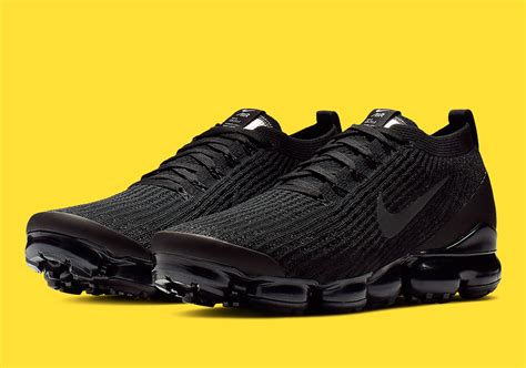 Nike Vapormax 3 All Black AJ6900-004 Release Date | SneakerNews.com