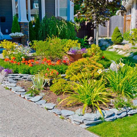 5 Favorite Flower Bed Edging Ideas | Family Handyman