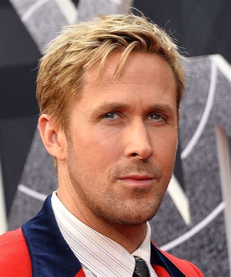 Ryan Gosling Short Straight Blonde Hairstyle with Brunette Highlights