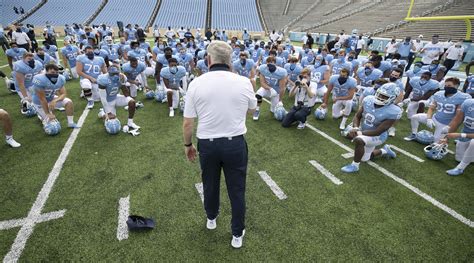 Tar Heels Register Entire Football Team to Vote (Video) - Carolina Blitz