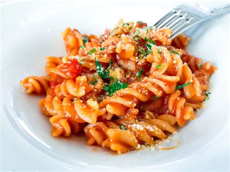 Classic Tomato Sauce Recipe for Pasta