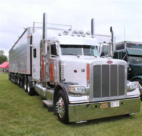 The Ultimate Peterbilt 389 Truck Photo Collection