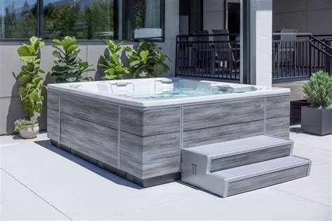 The 10-Person Hot Tub: What, Where, When, and Why | Bullfrog Spas