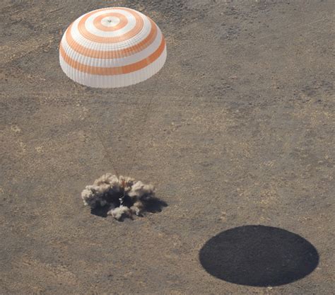 Picture Perfect Soyuz Landing in Kazakhstan - SpaceRef