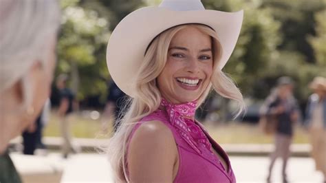 Margot Robbie's Hilarious Aussie Barbie Moment: Warner Bros. Barbie ...