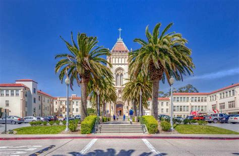 Experience University of San Francisco in Virtual Reality. Press Alt ...