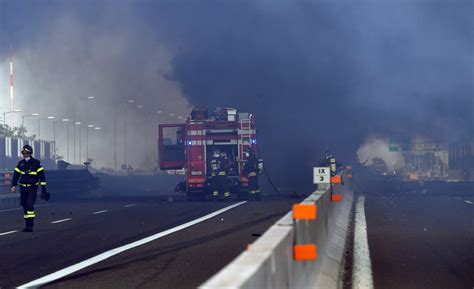 3 Dead, 67 Injured After Tanker Truck Explosion in Bologna, Italy | KTLA