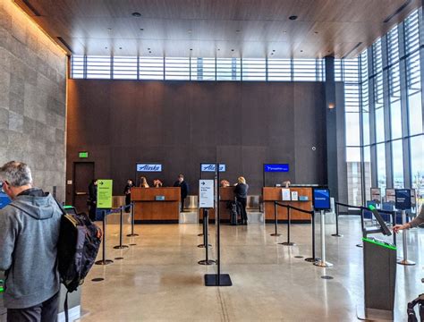 Everett Airport - Two Little Pandas