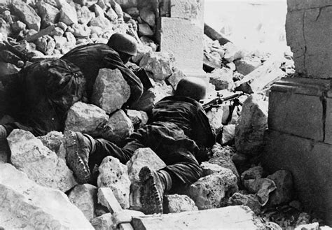 Well entrenched German Fallschirmjäger defend the ruins of the famous ...