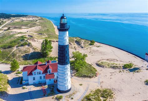 8 Michigan Lighthouses Where You Can Spend the Night or Volunteer