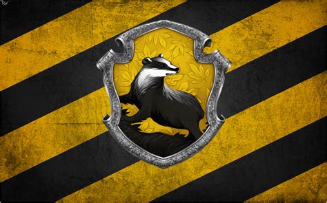 Hufflepuff Logo Png : Clip Art Logo Illustration Helga Hufflepuff ...