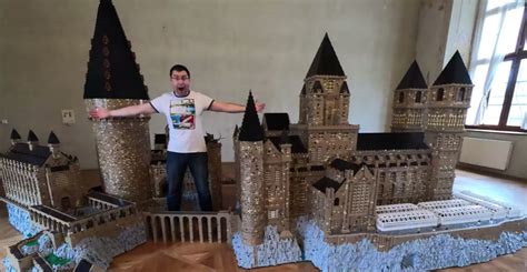 Tour Of A Massive 1,000,000+ Piece LEGO Hogwarts Castle - borninspace