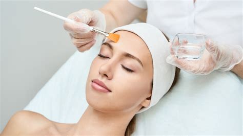 Aesthetician Vs. Esthetician: Which Specialist Do You Need?