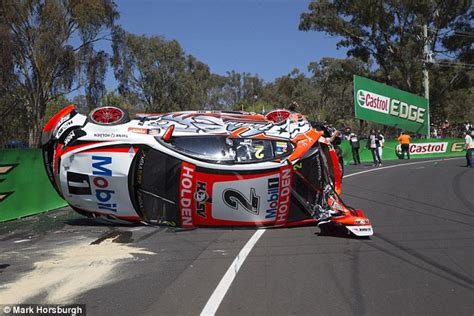 V8 Supercars' Craig Lowndes and Warren Luff have big crash at Bathurst ...