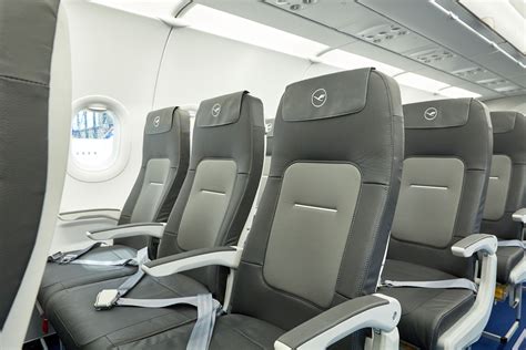 First new Lufthansa A321neo rolls out with Geven seating - Economy ...