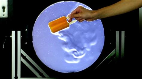 Amazing Mirror Experiment Reveals Invisible Air Movement | Memolition