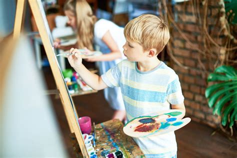 Los 7 mejores caballetes infantiles para el aprendizaje en casa