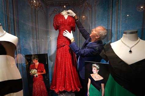 Diana dresses expected to draw crowds in Ireland ahead of LA auction