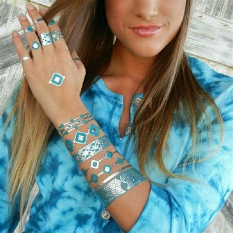 40 Temporary Metallic Tattoos that are in Trend