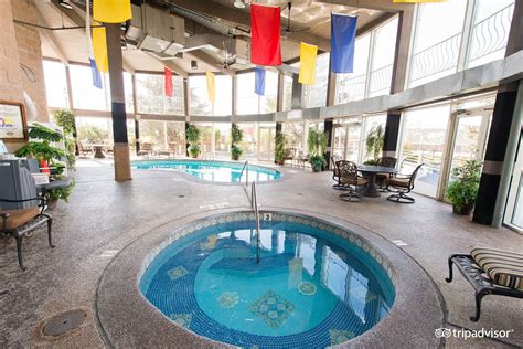 Fulton Steamboat Inn Pool: Pictures & Reviews - Tripadvisor