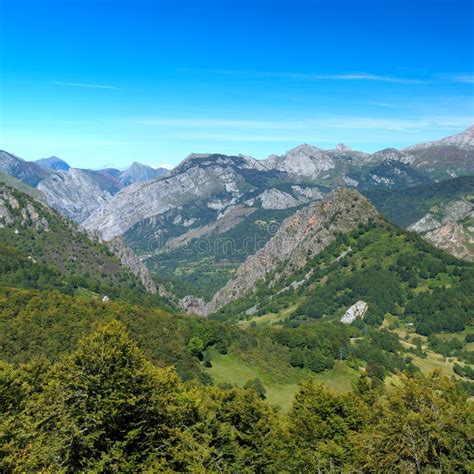 Cantabrian Mountains Royalty Free Stock Photo - Image: 21537955