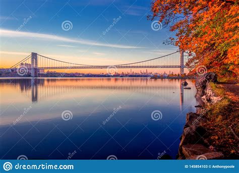 George Washington Bridge at Sunrise Stock Image - Image of seasons ...