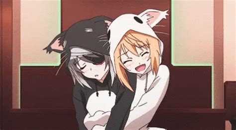 Anime Hug GIF - Anime Hug Cute - Discover & Share GIFs